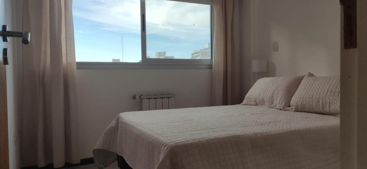 Apartamento Temporario La Plata, Frente A Plaza Malvinas! Unico! Con Cochera Opcional! Exterior foto