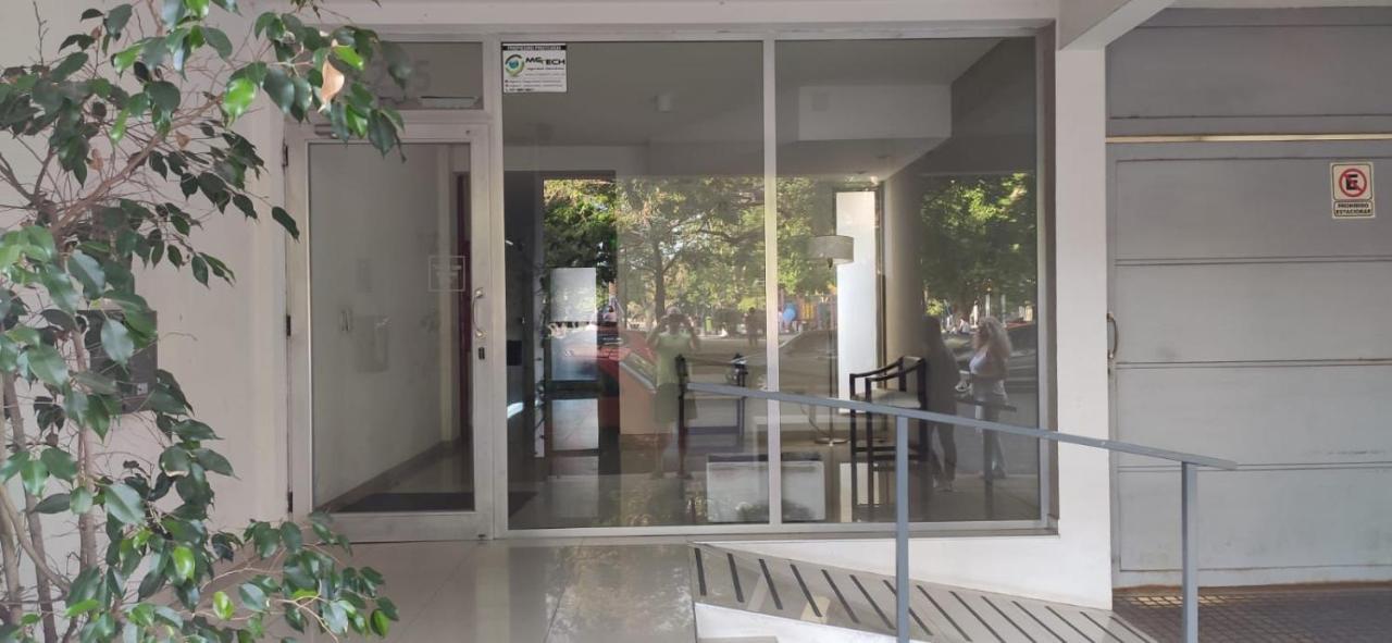 Apartamento Temporario La Plata, Frente A Plaza Malvinas! Unico! Con Cochera Opcional! Exterior foto